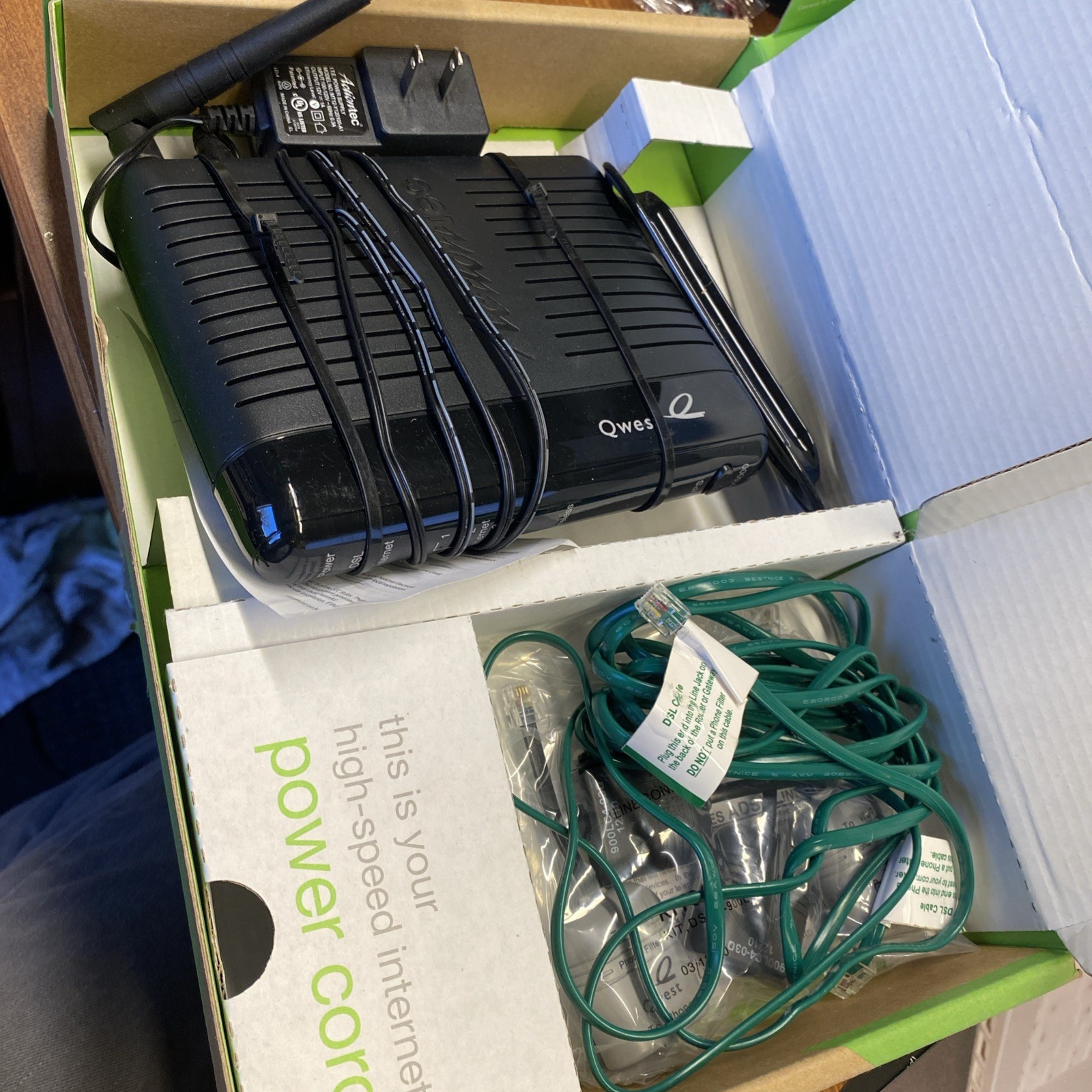 Qwest ACTIONTEC 4 port PK5000 Wireless DSL Router/Modem