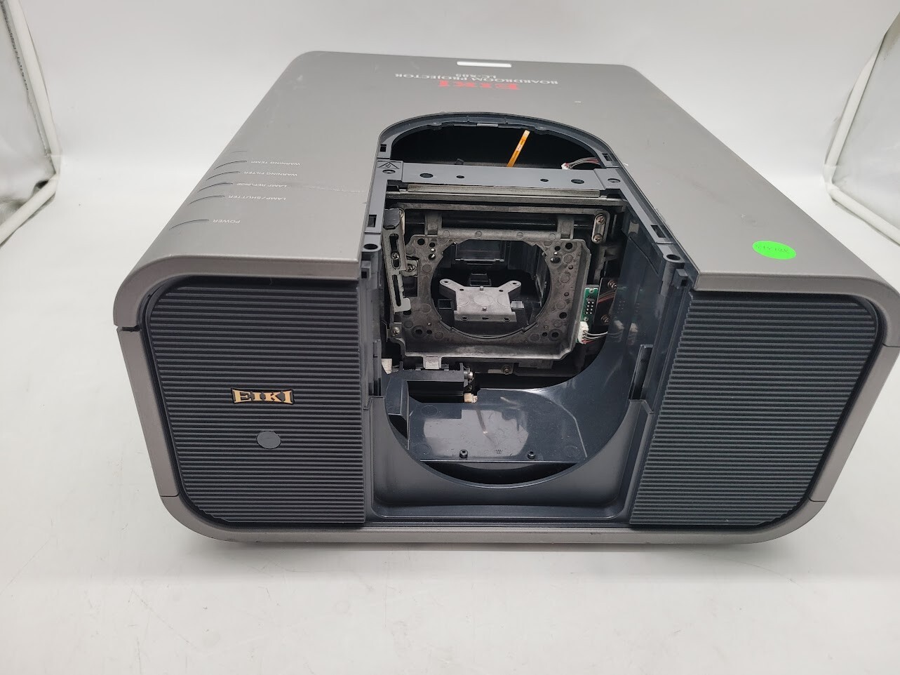 Eiki Boardroom LC-X85 Boardroom Projector/for parts