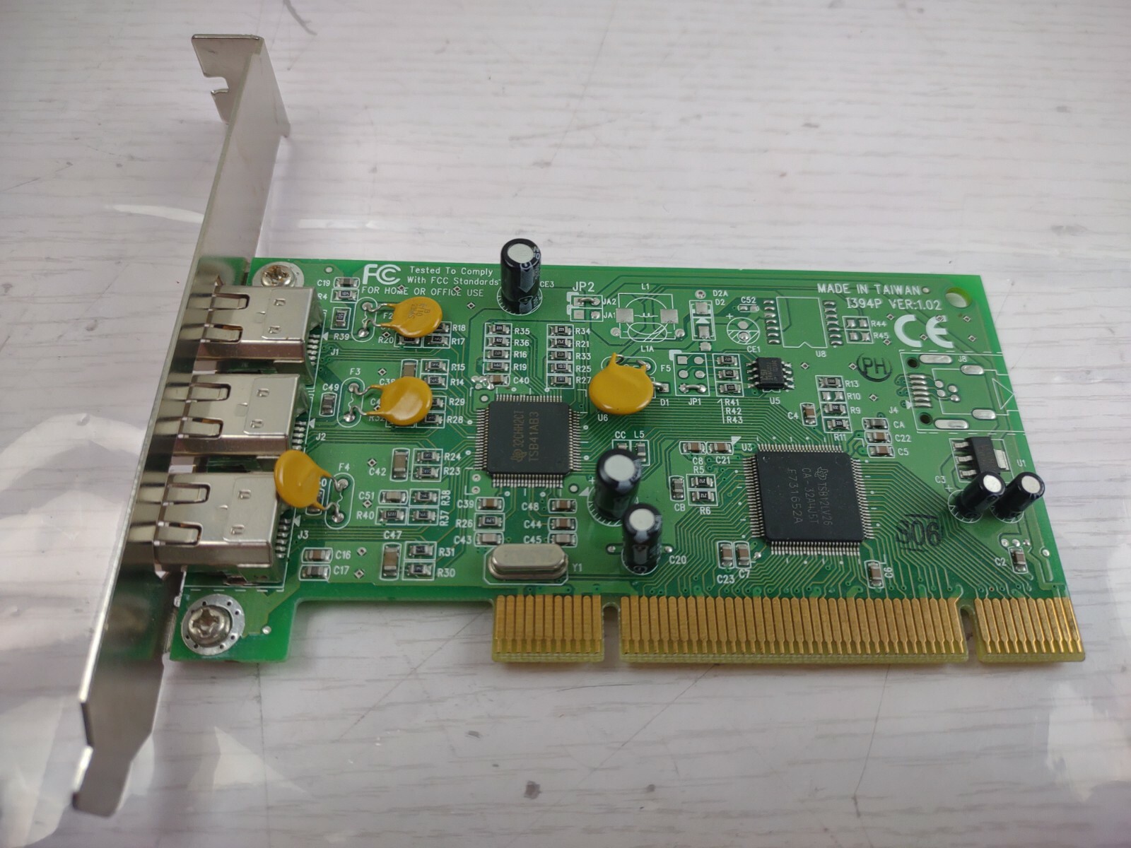 ADAPTEC AFW-4300A LP UNIV HOST ADAPTER PCI 3 PORT 1973600 