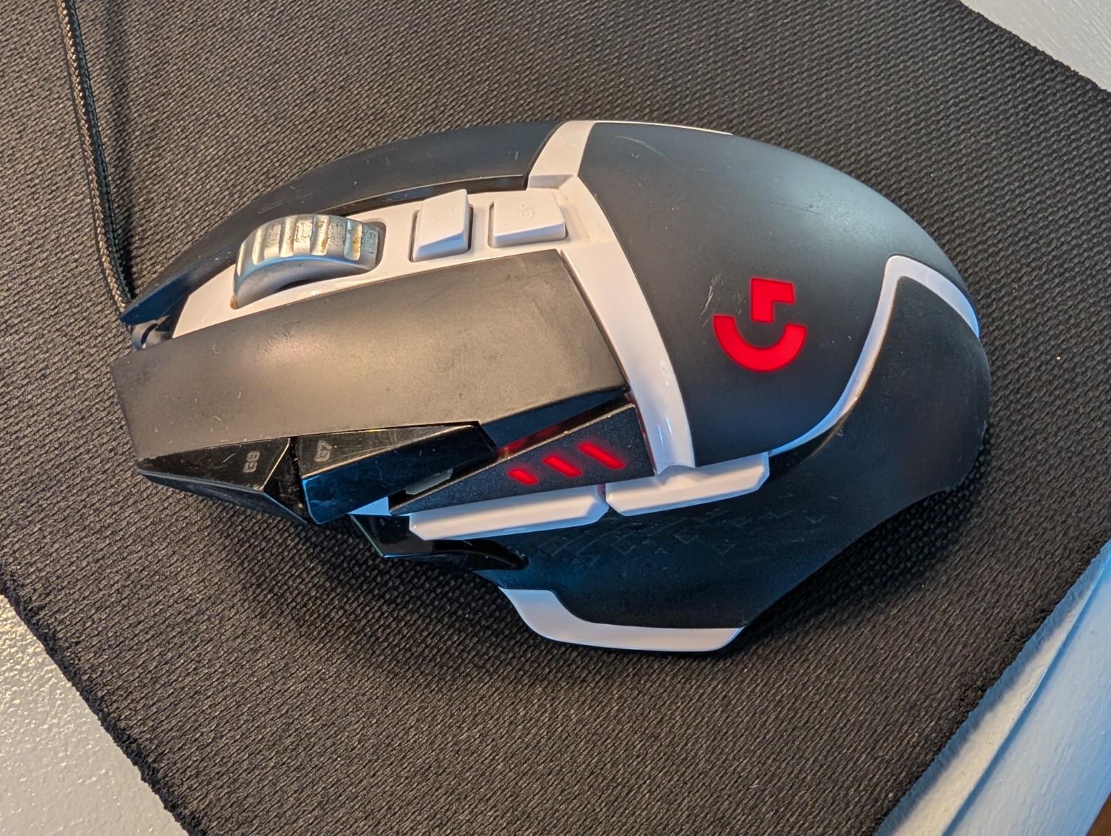 Logitech G502 SE HERO High Performance RGB Gaming Mouse Black & White w- Weights