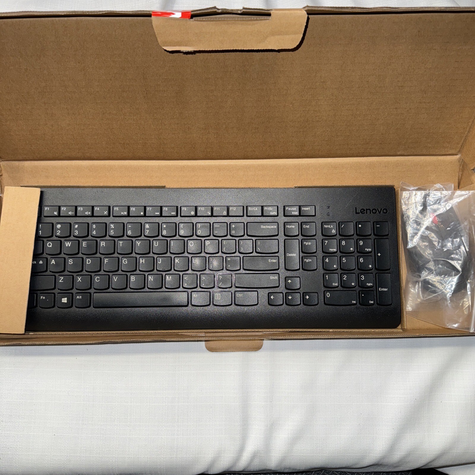 Lenovo Essential Wireless Keyboard and Mouse Combo - US English - 4X30M39458 