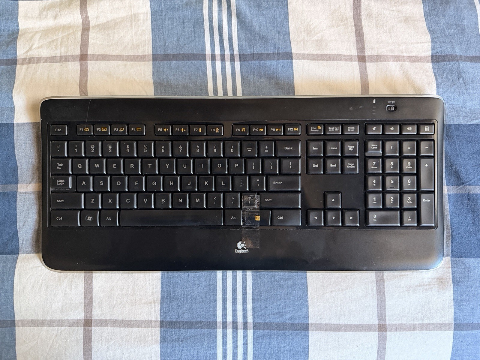 Y-R0011 Logitech K800 Wireless Keyboard - Needs New Batteries And FN Key