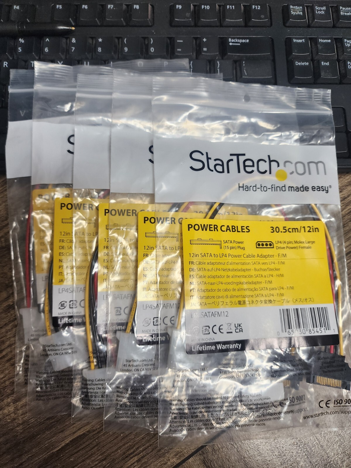 StarTech.com 12in SATA to LP4 Power Cable Adapter F/M