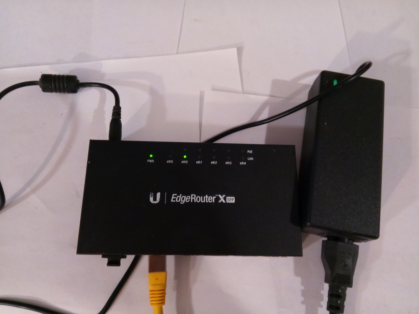 Ubiquiti EdgeRouter X SFP Gigabit Wired Router WITH POWER ADAPTER