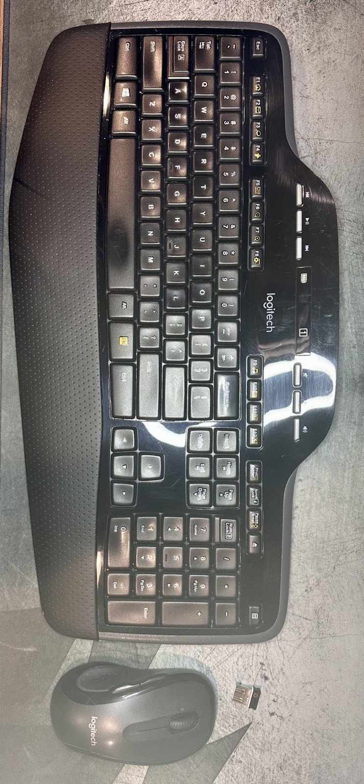 NICE LOGITECH MK735 PERFORMANCE WIRELESS KEYBOARD & MOUSE COMBO MK710 + M510 
