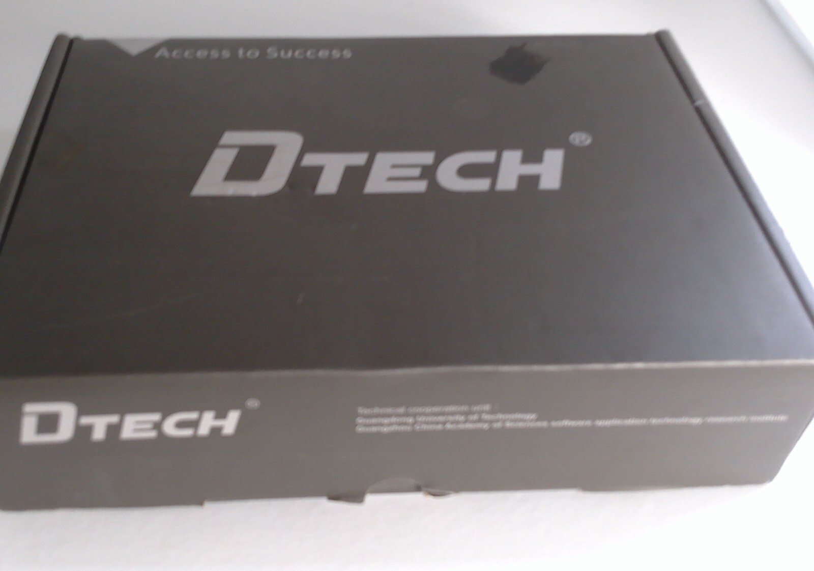 DTECH 2 Way Powered VGA Splitter Amplifier Box 1080p Video +Audio DDC2 port