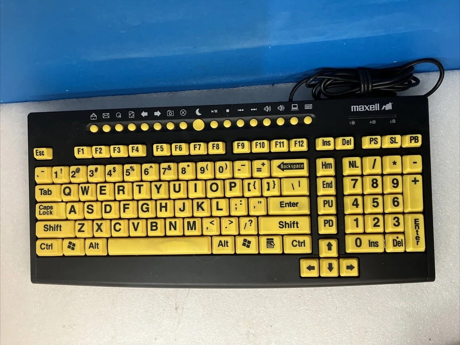 Nice Maxell Vision LargePrint Keyboard PC USB Wired Black Yellow Keys Computer ~