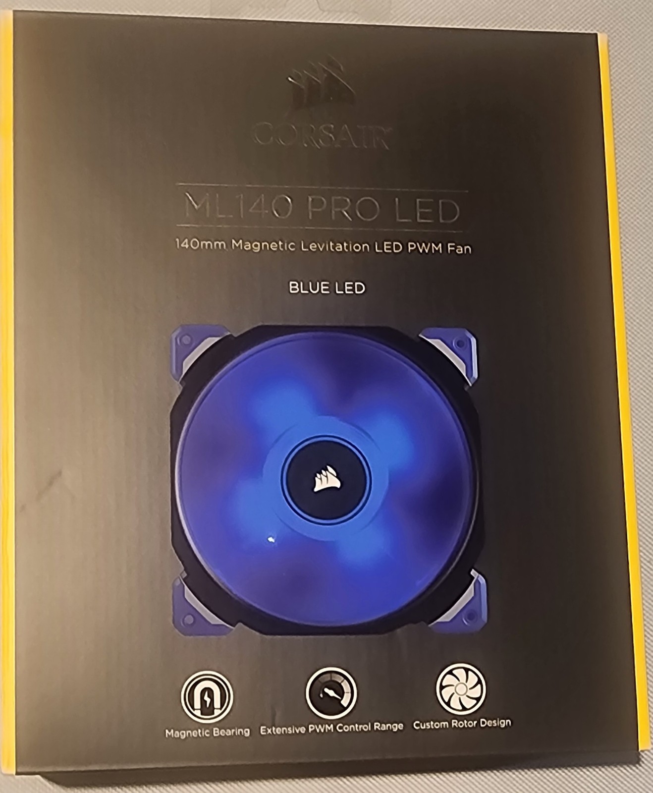 CORSAIR ML140 PRO LED BLUE 140MM 4-PIN CASE FAN