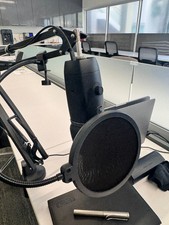 Logitech for Creators Blue Yeti Black Multi-Pattern USB Microphone with Stand picture