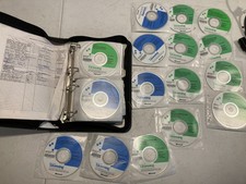 72 Disc Microsoft Licensing CD Collection 2002-2004 Volume License Binder picture