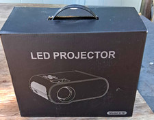 HOMPOW C10 LED Projector 720p Native 1080p Support 9500 Lumens HDMI USB VGA picture