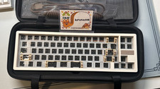 OSUME Dalgona x WUQUE STUDIOS Ikki68 Aurora - Custom Keyboard w. Case & Cable picture