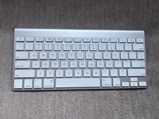 Apple A1314 Wireless Keyboard - MC184LL/B picture