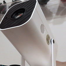 M8 LED Desktop Projector 720p Native 1080p HDMI USB Portable Speakers W/B picture