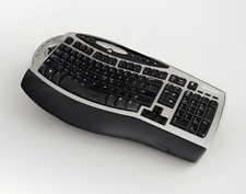Microsoft Wireless Comfort Keyboard 4000 Ergonomic Wireless Black/Silver QWERTY picture