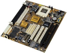 PCChips M590 Mainboard Intel Socket 7 SDRAM, 2x DIMM + 2x SIMM, ISA/PCI picture