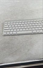 Apple A1314 White Portable Wireless English QWERTY Standard Slim Keyboard picture