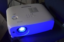 Panasonic VZ570 WUXGA HD Projector 3158 Hours **Works** picture