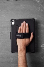 UAG METROPOLIS WITH HAND STRAP 10.9