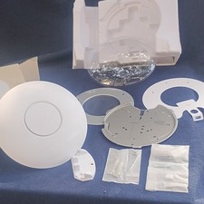 Ubiquiti UniFi UAP-AC-PRO Dual-Band Enterprise WiFi 5 Wireless Access Point picture