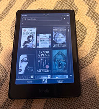 Amazon Kindle Colorsoft Signature Edition 32GB w/ Amazon Fabric Cover Bundle picture