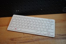 (S) Raspberry Pi 400 Computer Keyboard RPI-400 UK Layout White Red Unit Only picture