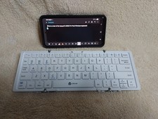 iclever IC-BK03 Foldable Bluetooth Wireless Keyboard picture