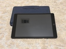 iPad 9th Generation(2021) 64gb with Logitech Keyboard Case and iPad Pencil picture