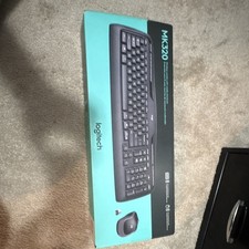 Logitech MK320 Wireless Plug & Play Keyboard Mouse Combo Black English QWERTY picture
