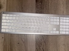 iClever IC-GK08 Wireless Keyboard Silver/White Ultra-Slim Rechargeable with USB picture