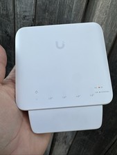 Ubiquiti UniFi Network Flex USW-Flex 5-Port Gigabit PoE Switch IP55 - TESTED picture