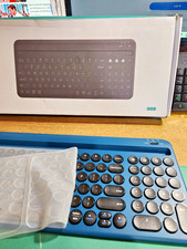 Jelly Comb Wireless Bluetooth Keyboard Ocean Blue Rechargeable No Batteries  picture