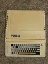 Vintage Apple IIe Computer Model A2S2064 Main Unit - For Parts / Repair - AS IS picture