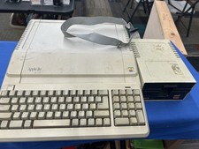 Apple IIe Vintage Computer (A2S2128) With Disk II UNTESTED AS IS picture