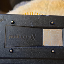 Intel Pentium III Slot 1 0.6GHz CPU w/ Heatsink Fan, 512KB Cache 100MHz picture