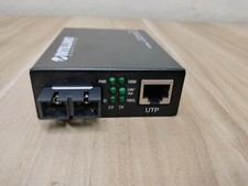 Intellinet 506502 Fast Ethernet Media Converter 2 km picture