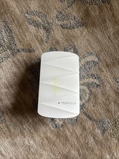 MeshForce M3 Dot Wall Plug WiFi Extender, Works with MeshForce M1 & M3 picture