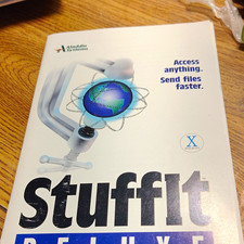 Aladdin Systems StuffIt Deluxe 7.5 Utility Software for Mac OS X CD picture