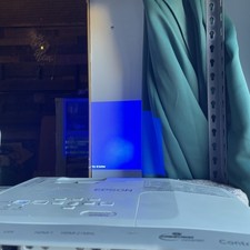 epson powerlite 99WH Projector Model H686A picture
