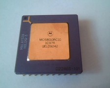 Rare CPU computer chip - MC68010RC10 1C97R QELD9242 D22860-101 HOLDQ-3 motorola picture