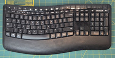 Microsoft Wireless Comfort Keyboard 5050 #1728 No Receiver picture
