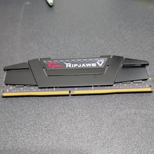 G.SKILL Ripjaws V Series 16GB DDR4 3200MHz  Desktop Memory F4-3200C16Q-64GVK picture